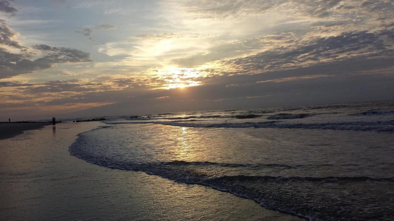 Folly Vacation Perfect Purple Palace Apt A Folly Beach Εξωτερικό φωτογραφία